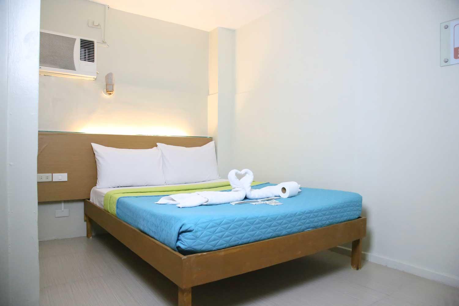 Quoalla Hotel Makati Makati City Екстериор снимка